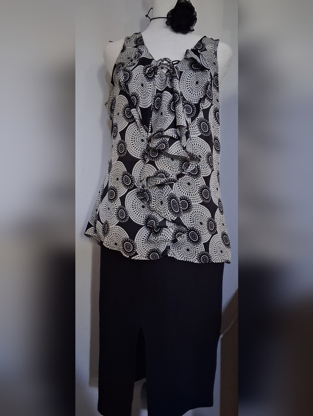 READY RUFFLES FOR SPANISH STYLE ? Blouse & Skirt 20$